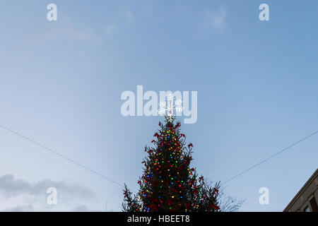 Les activités d'achats de Noël dans le moyeu dans le quartier de Melrose du Bronx à New York Samedi, Décembre 3, 2016. (© Richard B. Levine) Banque D'Images