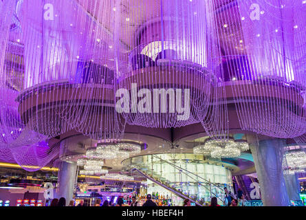 Las Vegas 05 Oct Le Chandelier Bar Au Cosmopolitan Hotel Casino A Las Vegas Le 05 Octobre 16 Ce Lustre Tri Niveau Integre Les Hote Photo Stock Alamy