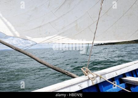 La voile sur le lac Titicaca au Pérou Banque D'Images