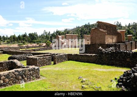 Ruines du temple de l'Inca de Raqchi Pérou Banque D'Images