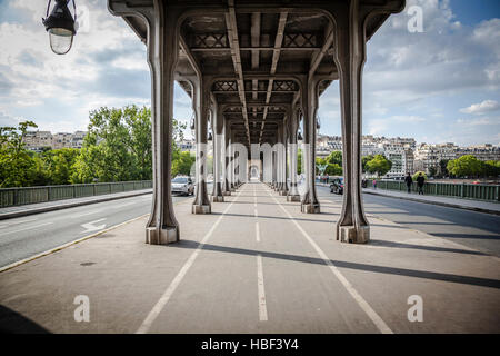 Pont Bir Hakeim, Paris, France Banque D'Images