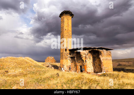 La mosquée de Manuchihr dans Ani. Ani est une ville médiévale arménienne situé dans la province turque de Kars en Turquie Banque D'Images