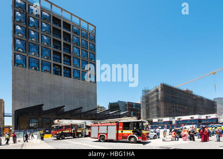 Service d'incendie sur le site de construction du nouveau Zeitz Musée d'art contemporain de l'Afrique à Cape Town Banque D'Images