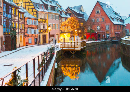 Décoration de Noël à la tombée de la Petite Venise, Colmar Alsace Haut Rhin France Banque D'Images