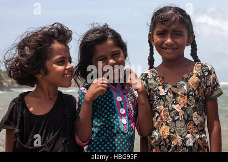 Trois jeunes filles, Cinghalais, Beruwela, Sri Lanka, Province de l'Ouest Banque D'Images