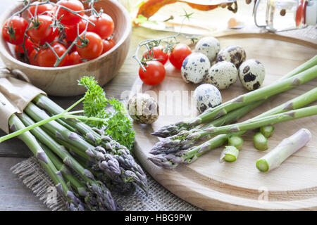 Bouquet d'asperges vertes Banque D'Images