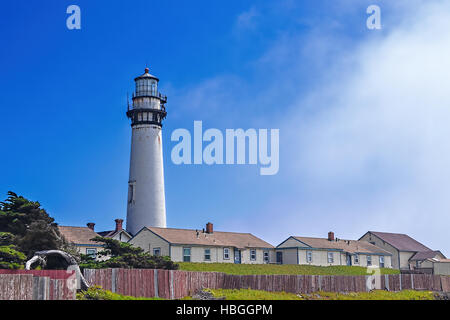 Pigeon Point Lighthouse vue nord Banque D'Images