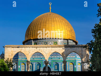 Dôme du Rocher mosquée islamique sur le mont du Temple à Jérusalem en Israël. Construit en 691 où le prophète Mohamed est monté au gel Banque D'Images