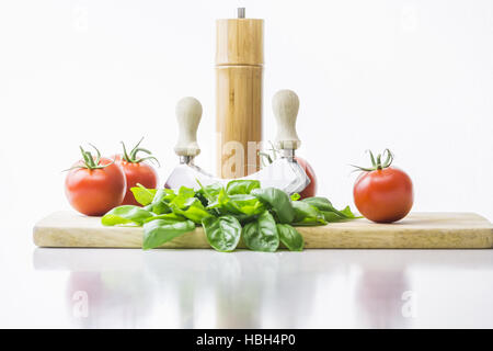 Basilic tomates italiennes de la salade - aime Banque D'Images