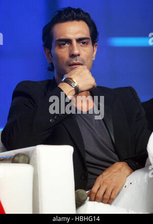 Arjun Rampal, portrait de l'acteur de cinéma indien de Bollywood lors d'une conférence de presse pour son dernier film Ra.one à Film City à Mumbai, Inde Banque D'Images