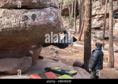 Randonnées dans la forêt à Albarracin, en Espagne Banque D'Images