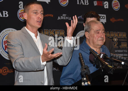 Auckland, Nouvelle-Zélande. Le 06 Dec 2016. Duco co-directeur David Higgins parle aux médias lors d'une conférence de presse avant le titre mondial WBO boxe entre Parker et Ruiz, l'hôtel Langham, Auckland 6 décembre 2016. © Shirley Kwok/Pacific Press/Alamy Live News Banque D'Images