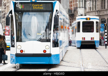 Un tramway à Amsterdam Banque D'Images