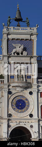 Tour de l'horloge de la place St Marc Banque D'Images