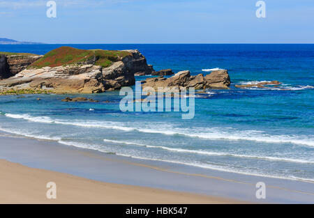 La plage de sable de l'Atlantique Algarve (Espagne). Banque D'Images