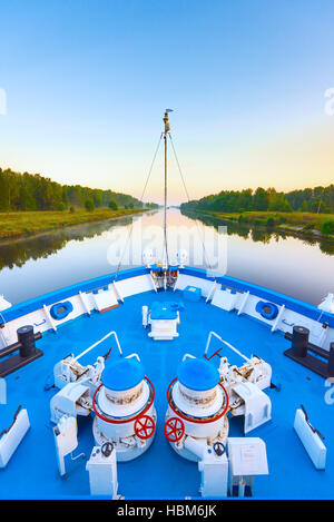 Voyage en bateau sur la rivière Banque D'Images