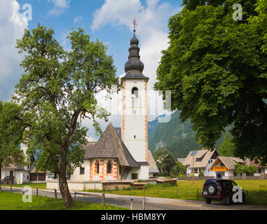 Stara Fuzina, parc national du Triglav, Haute-Carniole, la Slovénie. Église médiévale de Sv. Pavel, ou de saint Paul. Banque D'Images