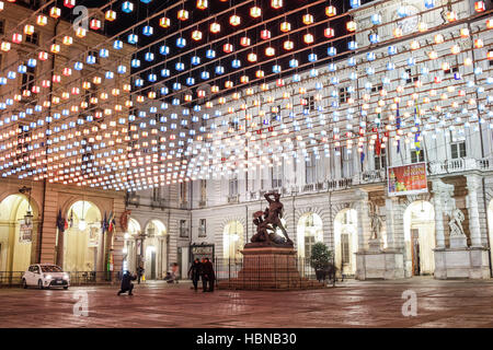 'Tappeto Volante' par Daniel Buren. Torino. Luci d'artista. Banque D'Images