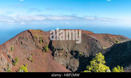 Shot du célèbre chemin de randonnée "route des volcans d' , prises dans le sud de la Palma à proximité Los Canarios. Vue de caldera Martin Banque D'Images