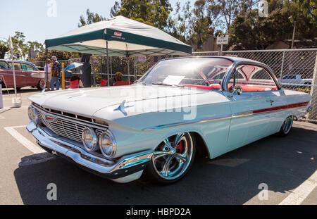 Chevrolet Impala 1961 blanc Banque D'Images