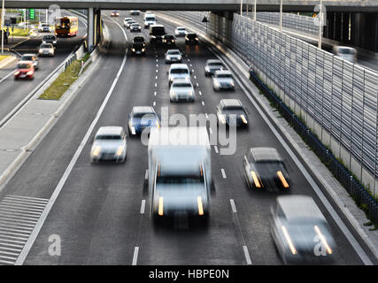 Six voies à accès à l'autoroute en Pologne. Banque D'Images