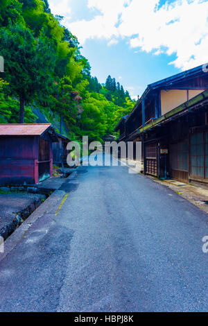 Nakasendo Tsumago Route forestière Maisons en bois Banque D'Images