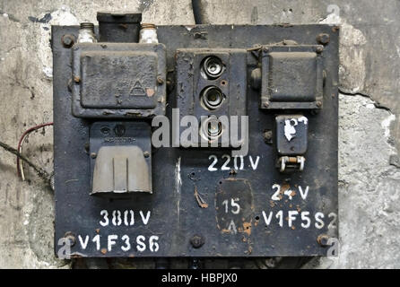 Ancien panneau de fusibles électriques Banque D'Images