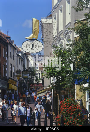 Le Golden Boot shop sur Gabriels Hill. Maidstone. Kent. L'Angleterre. UK Banque D'Images