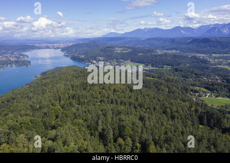 Vue panoramique sur le lac Worthersee Banque D'Images