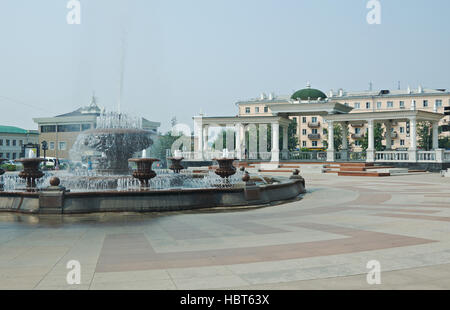 Oulan-oude ville. La place près du Théâtre Dramatique . République bouriate. La Russie. 25 juillet 2016 Banque D'Images