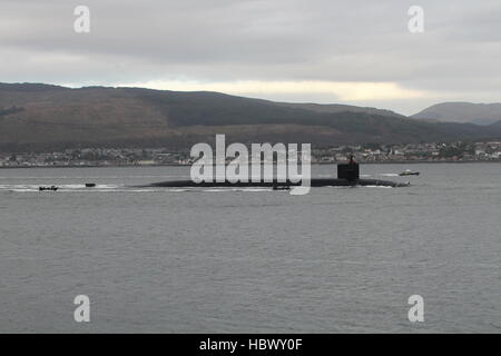 USS Alabama (SNLE-734), un sous-marin de la classe Ohio de l'US Navy, arrivant dans le Clyde au cours de l'exercice Joint Warrior 16-2. Banque D'Images