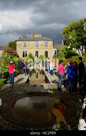 La foule visiter le jardin ouverte finale Dillon Day Sandford Road Dublin frontière herbacées vivaces plantation luxuriante scheme Floral RM Banque D'Images