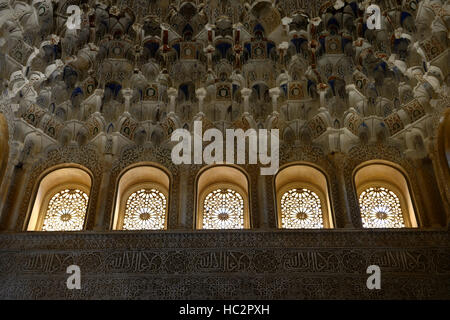 Salle des rois nasrides détail mur fleuri jardins Generalife Alhambra Palace site du patrimoine mondial de l'Floral RM Banque D'Images