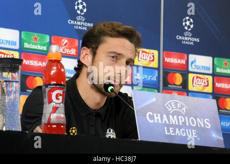 Turin, Italie. Le 06 Dec 2016. Juventus Stadium, Turin, Turin, Italie - 01/11/2016 : Juventus' le milieu de terrain Claudio Marchisio assiste à une conférence de presse au stade de la Juventus de Turin, Italie, 06 décembre 2016. Visages de la Juventus FC GNK Dinamo Zagreb dans une ligue des Champions groupe H match de foot le 07 décembre. © Massimiliano Ferraro/Pacific Press/Alamy Live News Banque D'Images