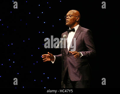 Dubaï, Émirats arabes unis. 7 Décembre, 2016. L'acteur Samuel L. Jackson parle au cours de la cérémonie de gala de la soirée d'ouverture du 13e Festival International du Film de Dubaï à Dubaï, Émirats arabes unis, le 7 décembre 2016. Crédit : Li Zhen/Xinhua/Alamy Live News Banque D'Images