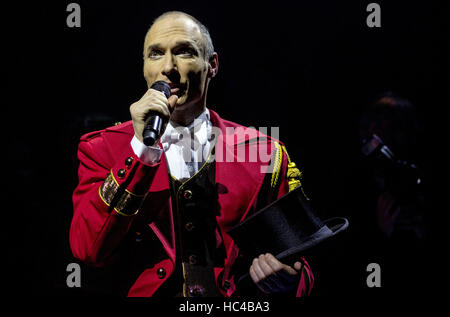 Stuttgart, Allemagne. 07Th Dec, 2016. Martin Bukovsek, le nouveau présentateur du monde Noël Circus, à Stuttgart, Allemagne, 07 décembre 2016. Photo : Christoph Schmidt/dpa/Alamy Live News Banque D'Images