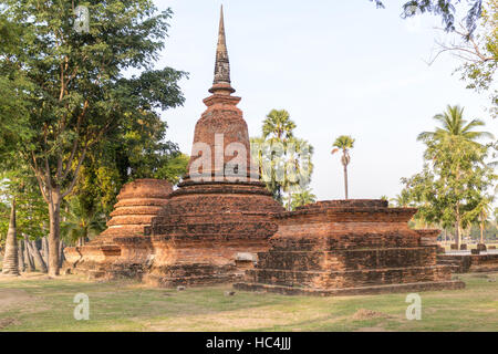 Stupa dans parc historique de Sukhothai, Thaïlande Banque D'Images