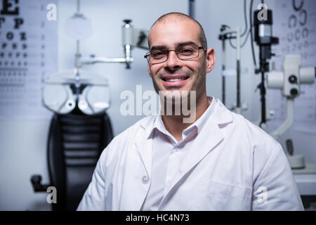 Portrait de femme optométriste smiling Banque D'Images