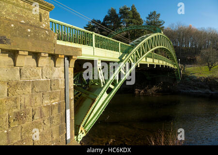 Pont des Chaînes realiser le B4598 sur la rivière Usk à Kemeys commandant. Construit vers 1906. Monmouthshire, Wales Banque D'Images