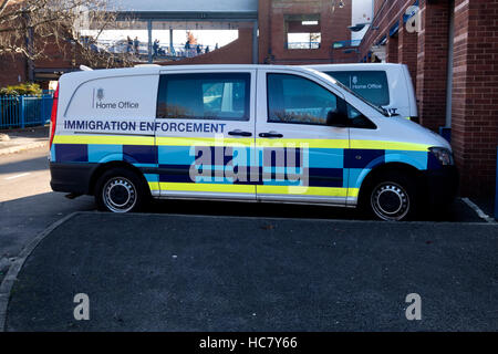 Un bureau à domicile d'Immigration Van stationné à Trowbridge, Wiltshire, Royaume-Uni. Banque D'Images