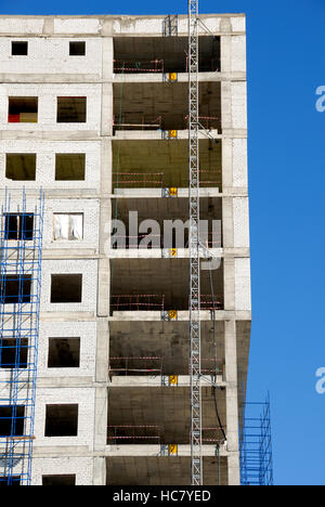 Construction d'immeuble de bureaux de verre et de béton Banque D'Images