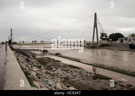 Rivière Fuengirola, Malaga, Espagne. Décembre, 4e en 2016. La pluie le plus lourd au cours des 25 dernières années Banque D'Images