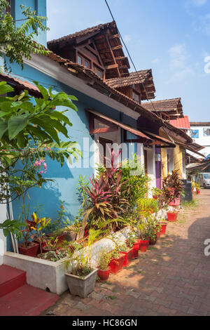 Des maisons colorées, Panjim, Goa, Inde Banque D'Images