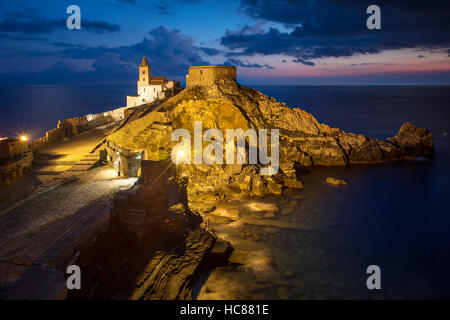 Twilight sur l'Eglise de San Pietro, La Spezia, ligurie, italie Banque D'Images