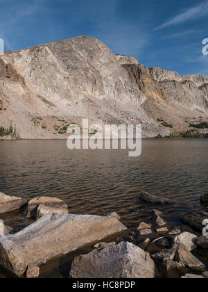Lake Marie, Snowy Range, le Wyoming. Banque D'Images