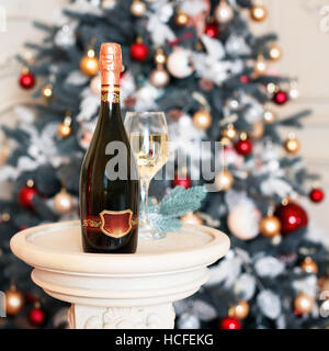 Noël en vin ou champagne. Décorations du Nouvel An. Vacances d'hiver thème. Banque D'Images