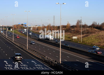 Le début de la M6 Numéro sans frais à l'Interchange Coleshill dans le Warwickshire. ASSOCIATION DE PRESSE Photo. Photo date : dimanche 4 décembre 2016. Crédit photo doit se lire : Joe Giddens/PA Wire Banque D'Images