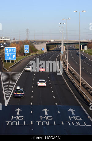 Le début de la M6 Numéro sans frais à l'Interchange Coleshill dans le Warwickshire. ASSOCIATION DE PRESSE Photo. Photo date : dimanche 4 décembre 2016. Crédit photo doit se lire : Joe Giddens/PA Wire Banque D'Images