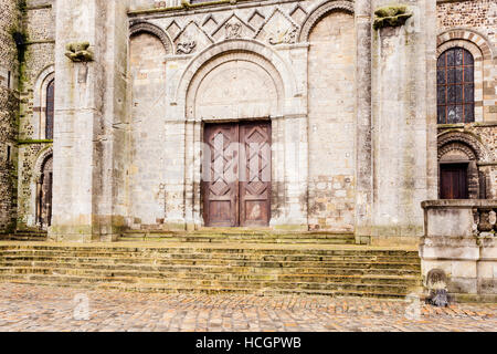 Le portail nord de la cathédrale du Mans, France. Banque D'Images