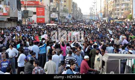 Les militants du MQM-London sont réunis à Liaquat Ali Khan Chowk (vieux Mukka Chowk) à Azizabad salon pour marquer la Journée des martyrs, à Karachi le Vendredi, Décembre 09, 2016. Banque D'Images